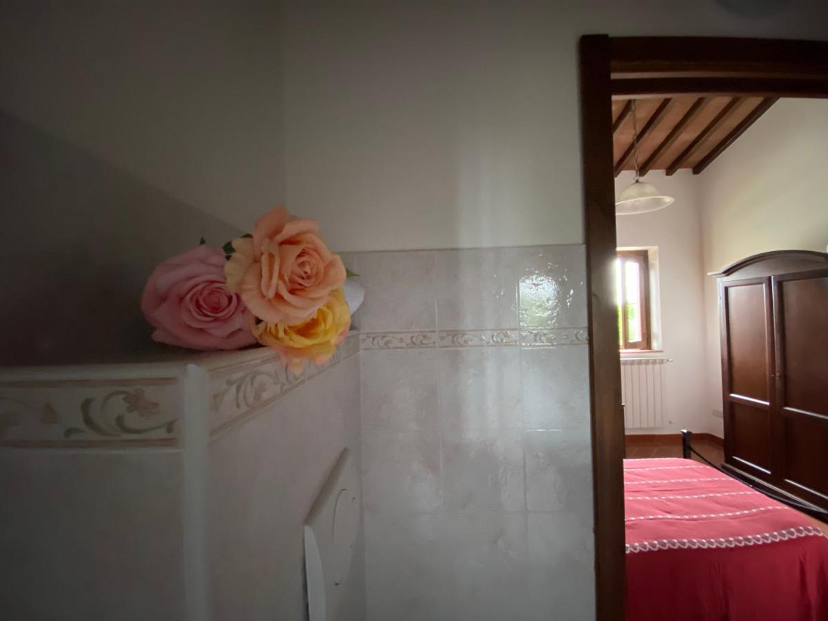 Masso Alle Rose Di Santarsiero Serena มอนตาโยเน ภายนอก รูปภาพ